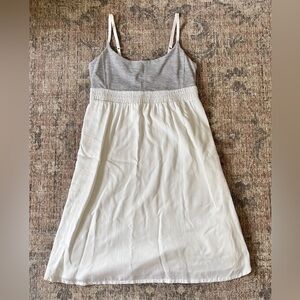 Lululemon Athletica Bliss Dress White Blue Striped Bodice Lined Size 8 w Pockets